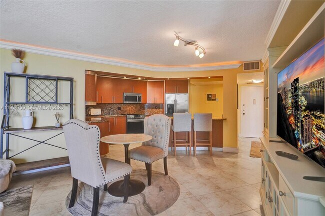 Photo - 800 Parkview Dr