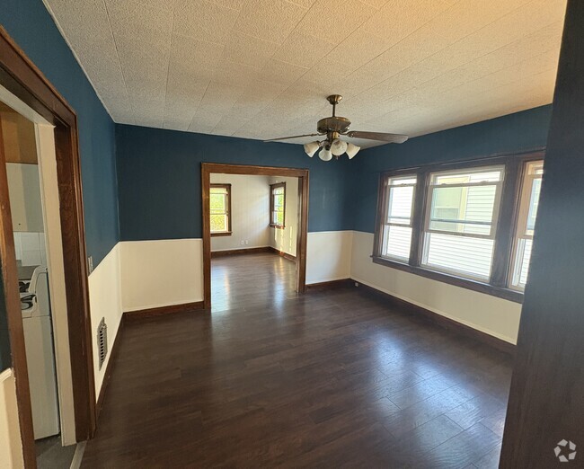 Building Photo - 135 Hartwell Rd Unit Upper Rental
