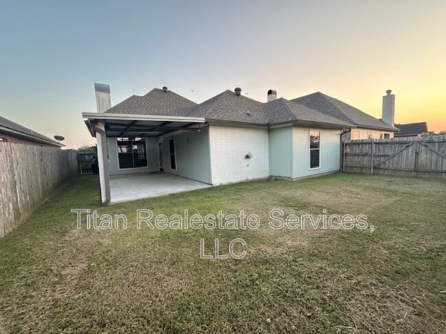 Photo - 204 Braxton Dr