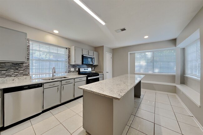 Photo - 18702 Timber Way Dr