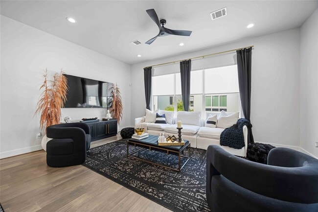 Photo - 3018 Markle Dr