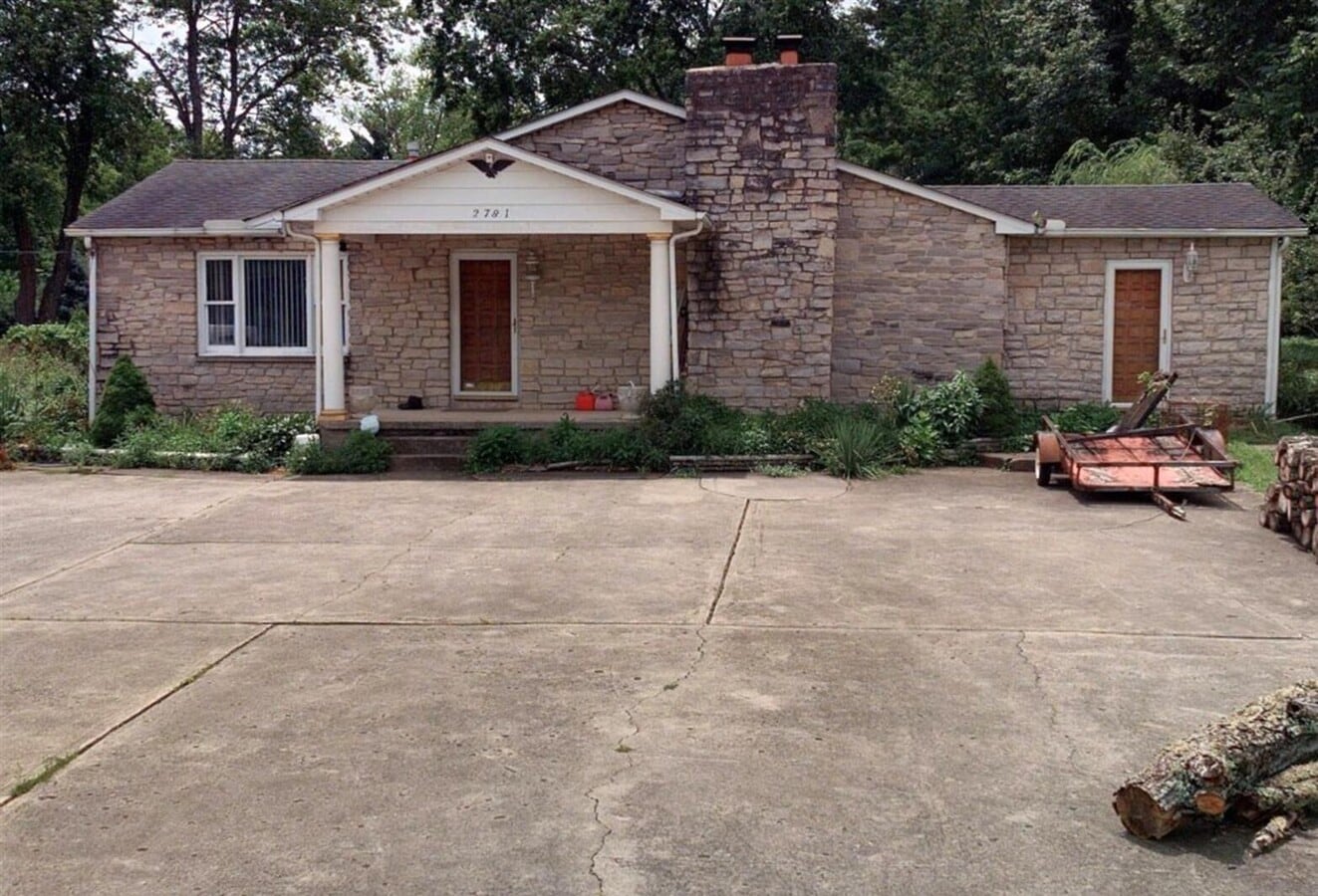Photo - 2781 Innis Rd