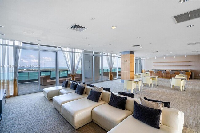 Photo - 1331 Brickell Bay Dr Unidad 3711 Rental