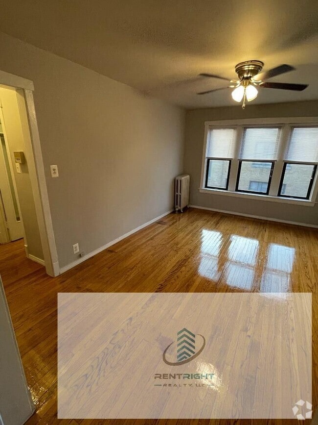 Building Photo - 4015 W Melrose St Rental