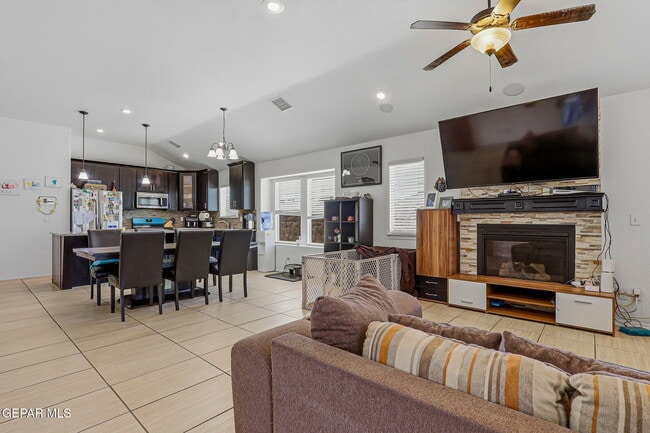 Photo - 12748 Tre Maximiliano Ave