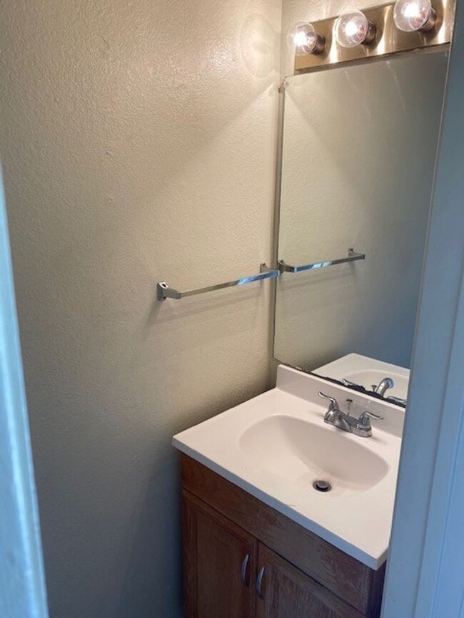 Photo - 2 bedroom condo close to UNT