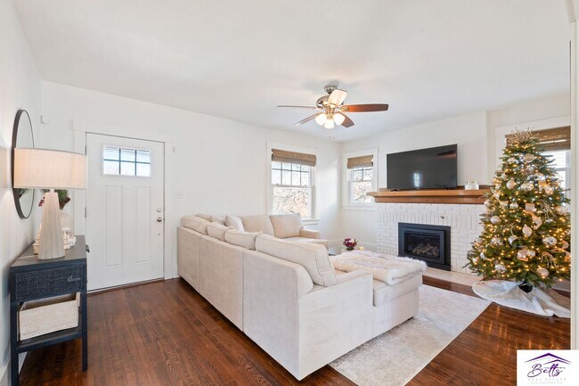 RENTAL PENDING! - RENTAL PENDING!