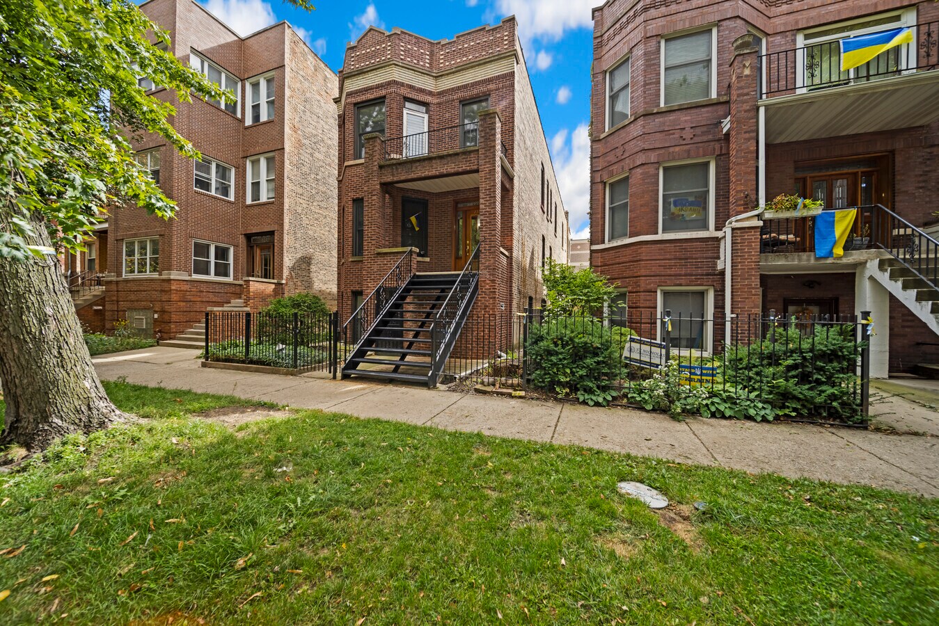 Photo - 2325 W Rice St Apartments Unit Ukranian Village 2bd