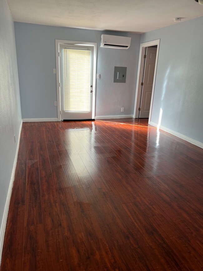 Living room - 511 E Rio Grande St Casa