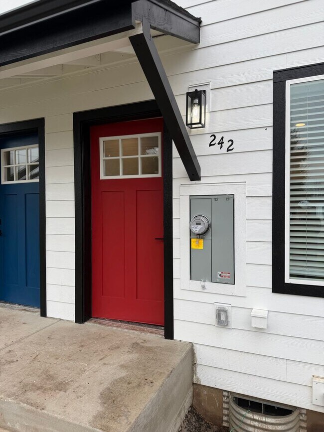 Photo - Brand new 3 bedroom 3 full bath townhouse in Thurston!