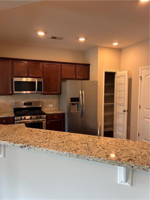 1335 Hampton Oaks Dr