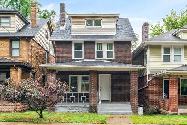 Building Photo - 2242 Manor Ave Rental