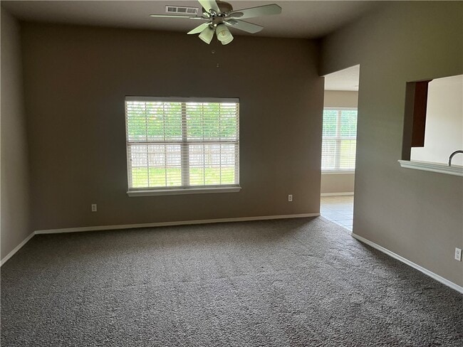 Photo - 121 Willow Dr