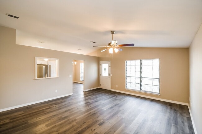 Photo - 1638 Sandy Hollow Loop