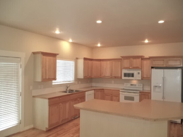 Photo - 549 S Lodestone Ave