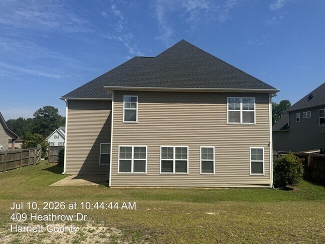 Photo - 394 Heathrow Drive