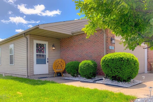 Building Photo - Short Term furnished rental available month to month