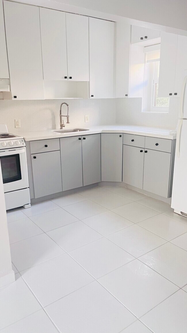 Photo - 2361 SW 27th St Unit 2