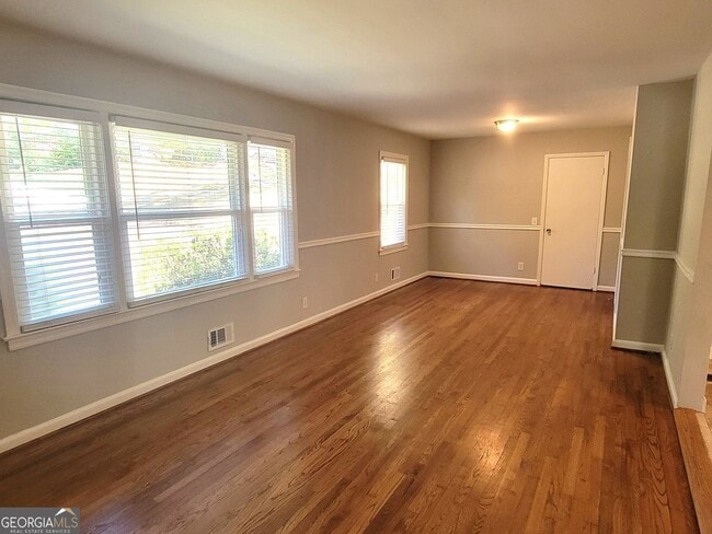 Photo - 1061 Homewood Ct