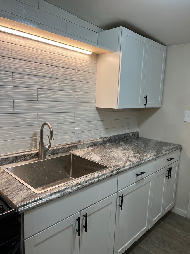 Photo - 11 E Pall Mall St