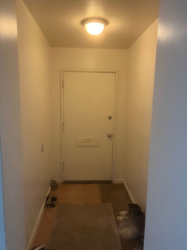 Building Photo - South of BYU Campus 2 bed/ 1 bath Unit 21 Rental