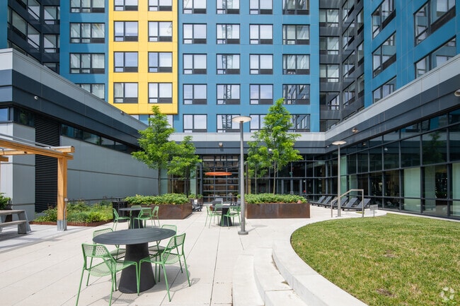 Courtyard - The Hamilton