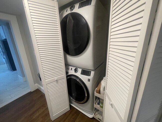 Photo - 45 Longwood Ave Unidad A