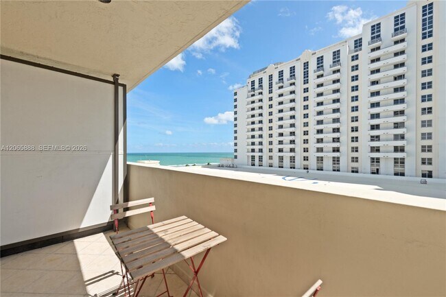 Photo - 1621 Collins Ave Unit 908