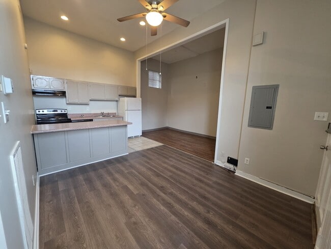 Photo - 1701 W Leigh St