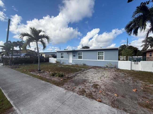 Building Photo - 381 NW 16th St