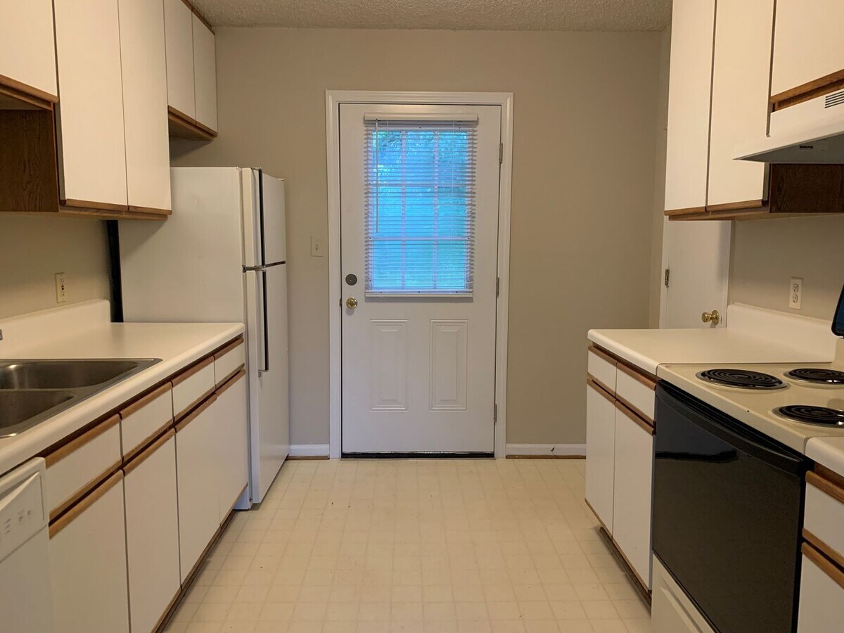 Photo - 5824-5824 Raiford Cir Unit 5822B