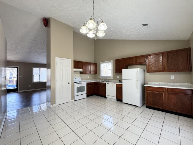 Photo - 837 Overview Dr