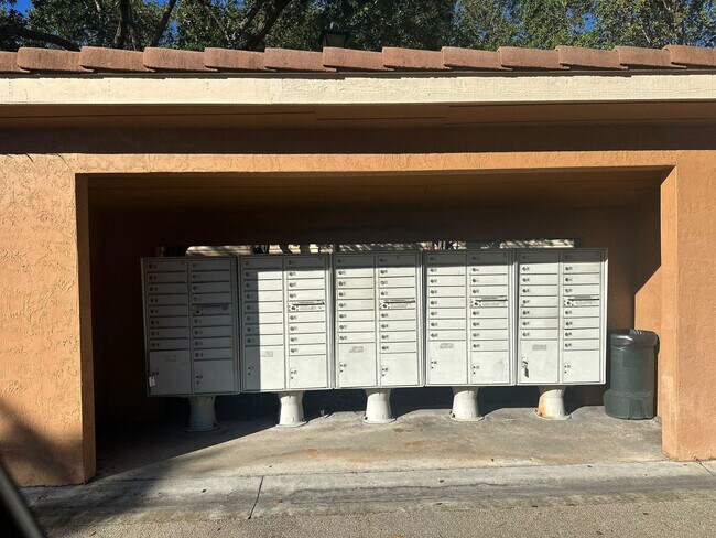 Photo - 2121 NW 99th Way