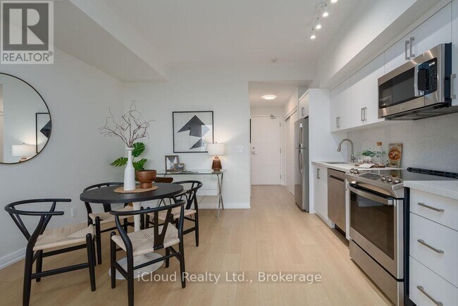 Photo - 832 Bay St. Unité 4706