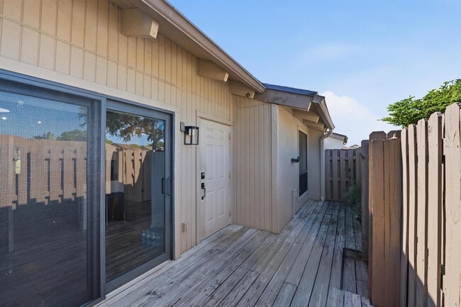 Photo - 2075 SW 82nd Ave