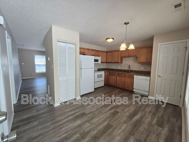 Photo - 108 Maple Grove Ct