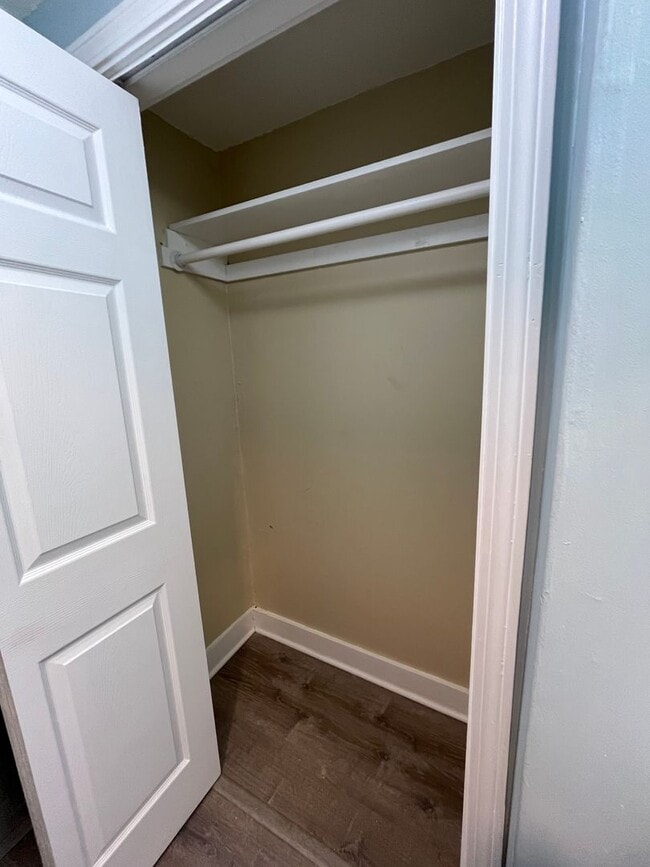 Photo - Gorgeous Studio, Second-floor! Apartment i... Unidad #4