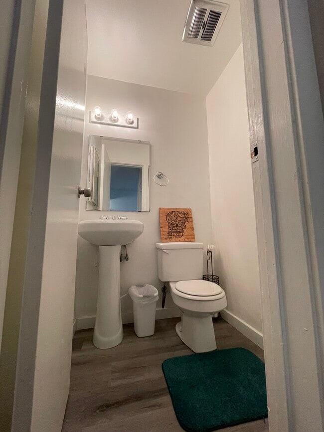 Photo - 2929 Okell Dr