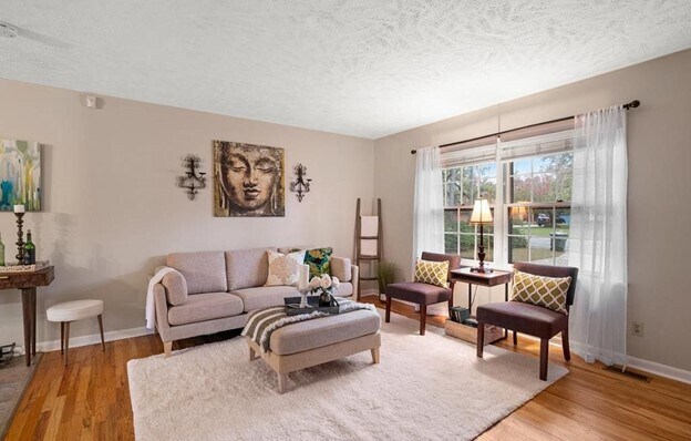 Photo - 1712 Scampton Dr