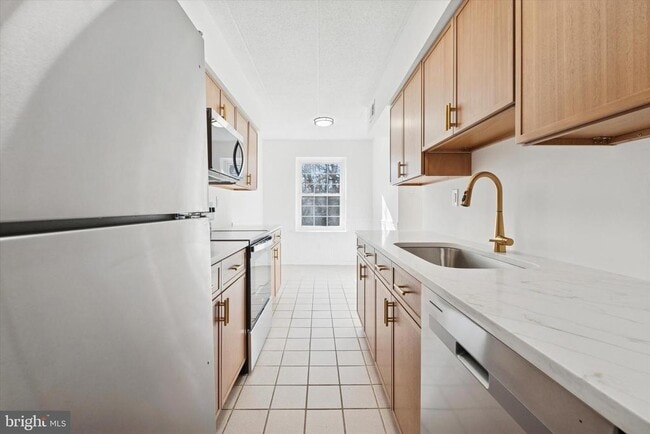 Building Photo - 612 Washington Pl Unit 12