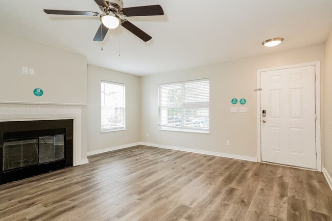 Photo - 524 Grassy Bend Dr