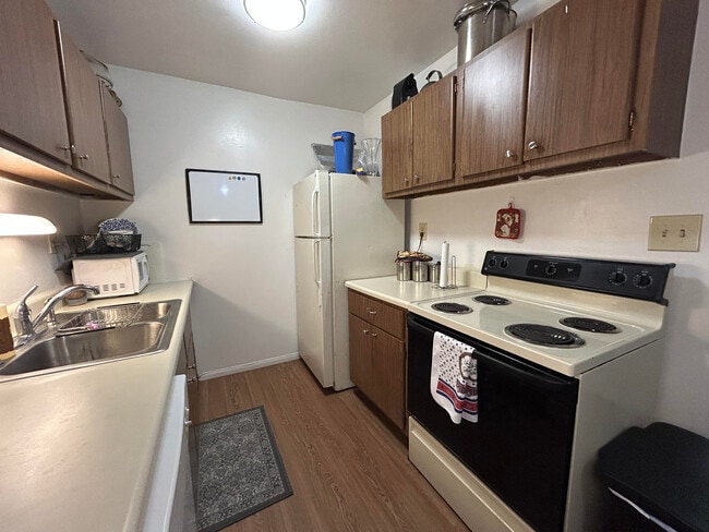 1BR, 1BA