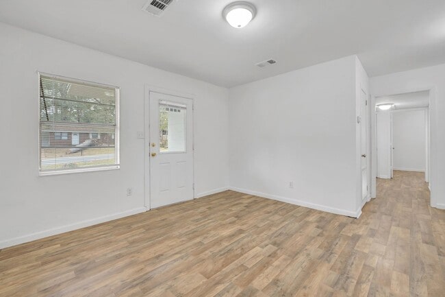 Photo - 3021 S Meridian St