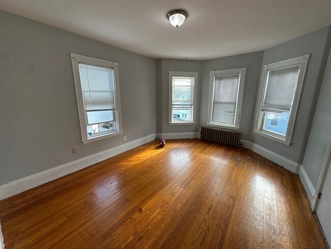 Building Photo - 33 Orange St Unit 3