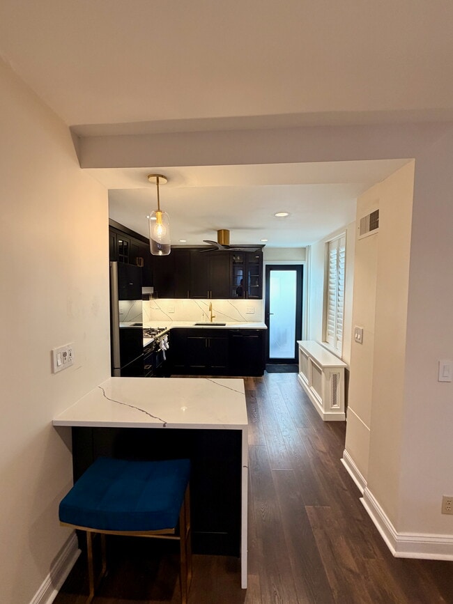 Photo - 747 S 10th St