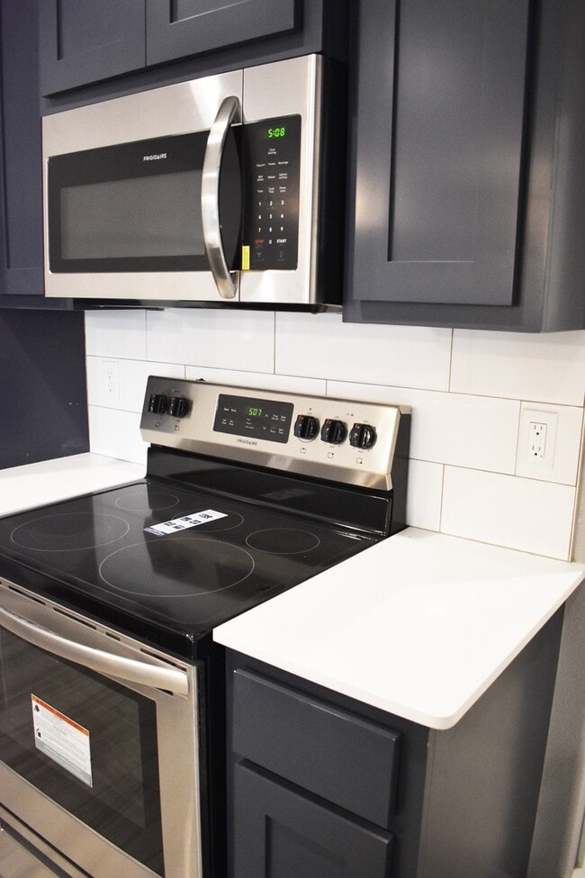 Photo - Upscale 4 Bedroom 3.5 Bathroom in The Heart of Fayetteville AR!!