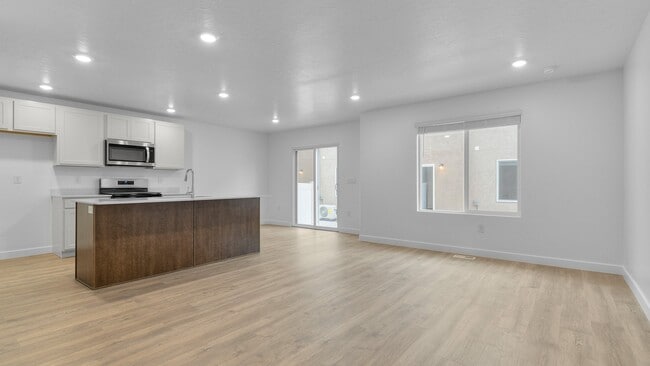 1936 E Corriente Dr