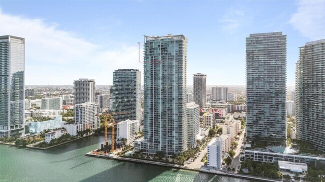 Photo - 2900 NE 7th Ave Unidad 4205 Rental