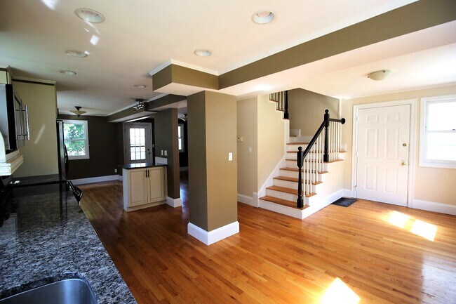 Photo - 154 Bigelow St