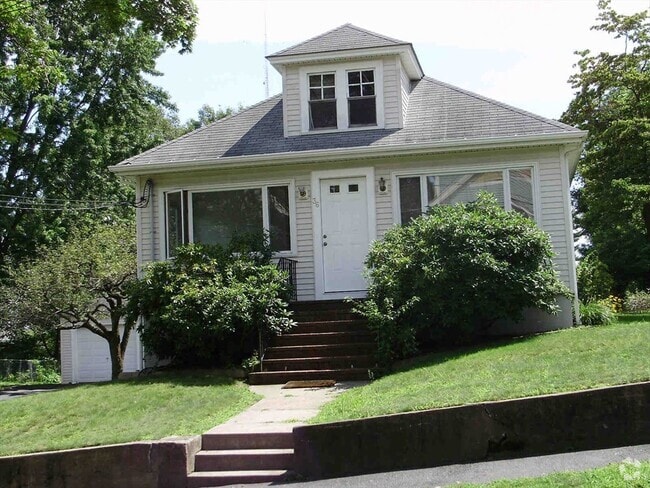 Building Photo - 36 Pennsylvania Ave Unit 2 Rental